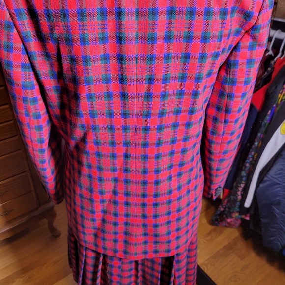 VINTAGE 70'S PENDELTON MCDUFF TARTEN PLAID WOOL PLEATED SKIRT SUIT - Picture 9 of 14